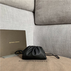 BOTTEGA VENETA 보테가베네타 버터카프 미니 파우치백  585855-1