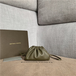 BOTTEGA VENETA 보테가베네타 버터카프 미니 파우치백  585855-5
