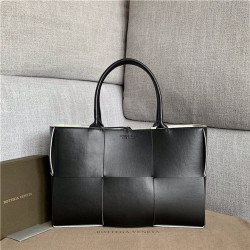 BOTTEGA VENETA 보테가 베네타 슬립백 BV609175