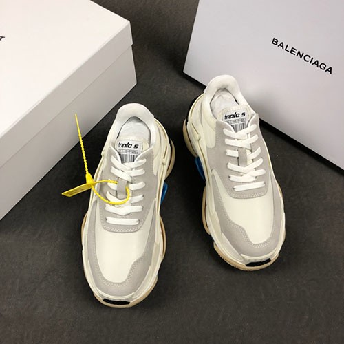 BALENCIAGA 발렌시아가 트리플S 남여공용 스니커즈 A717638380