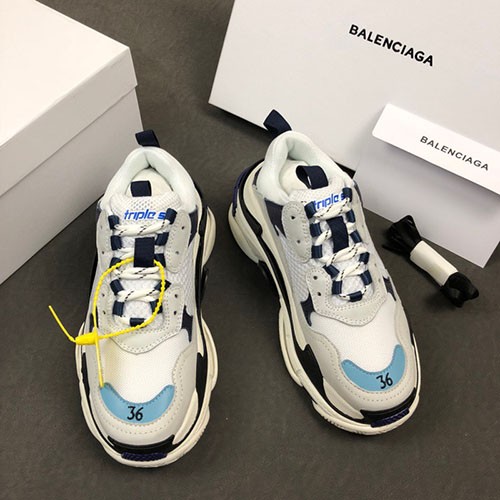 BALENCIAGA 발렌시아가 트리플S 남여공용 스니커즈 A717638360