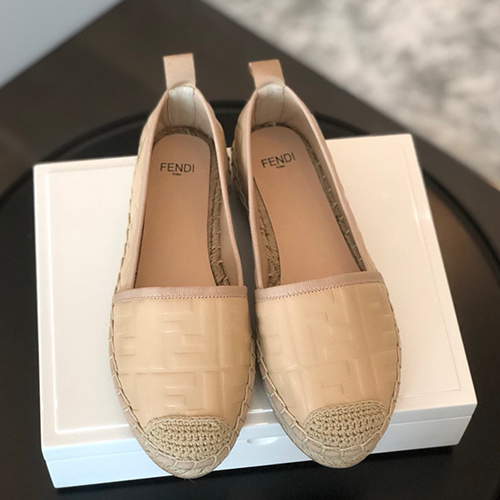 FENDI 펜디 슬립온 F9300-1 