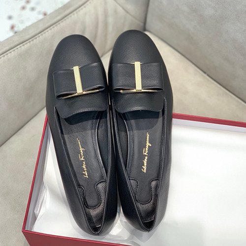 FERRAGAMO 페레가모 여성용 단화 (굽높이1CM) F94008 