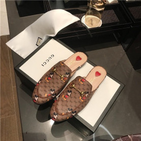 GUCCI 구찌 여성용 미키 슬리퍼 G71108