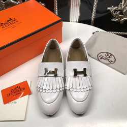 에HERMES 르메스 단화 화이트