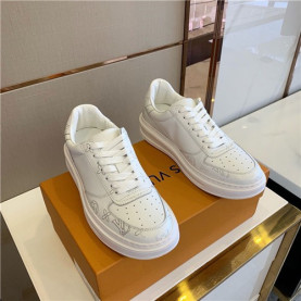 LOUIS VUITTON 루이비통 남성용 스니커즈 신상