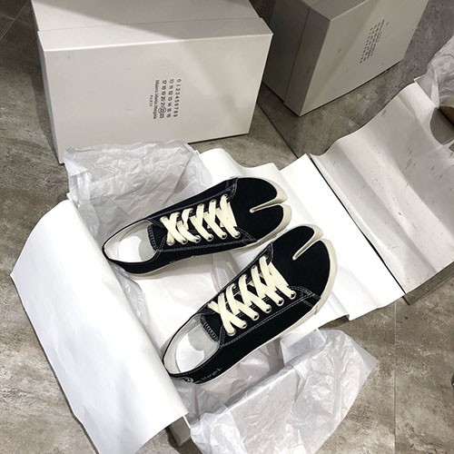 MAISON MARGIELA 메종마르지엘라 남여공용 스니커즈 봄신상