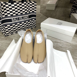 MAISON MARGIELA 메종마르지엘라 남여공용 단화 봄신상