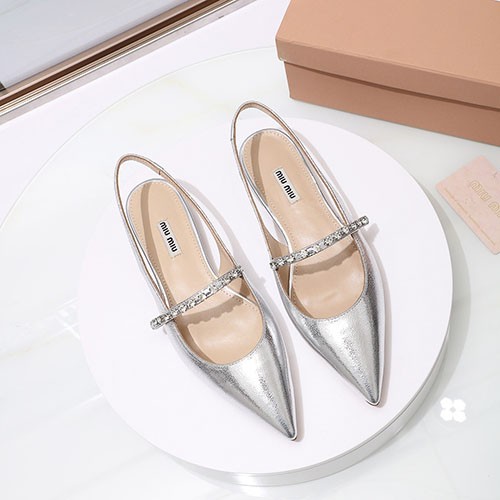 MIUMIU 미우미우 샌들봄신상 (220,250사이즈 주문제작)