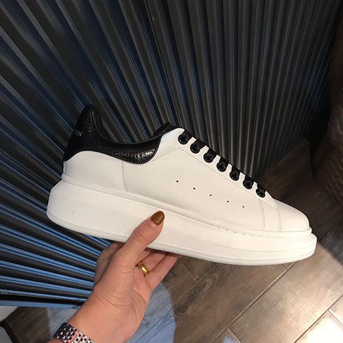 ALEXANDER MCQUEEN 알렉산더맥퀸 남여공용 스니커즈