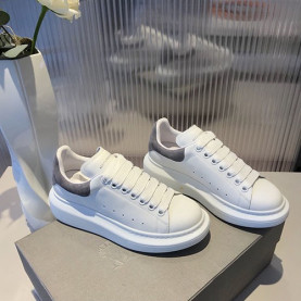 ALEXANDER MCQUEEN 알렉산더맥퀸 남여공용 스니커즈(여220,여250사이즈 주문제작)