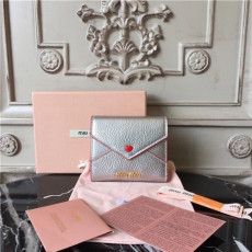 MIUMIU 미우미우 지갑 5MH015-3 2020/신상