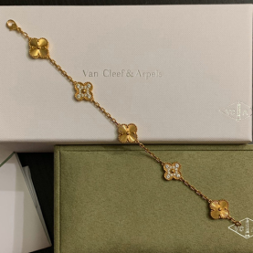 VAN CLEEF & ARPELS 반클리프 팔찌  V4010 2020/신상 (정품과 비교가능한 퀄리티 )