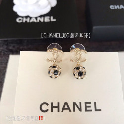 CHANEL 샤넬 귀걸이 C8000 2020/신상 (정품과 비교가능한 퀄리티 )