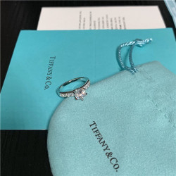 TIFFANY&CO 티파니앤코 반지 T1099 2020/신상 (사이즈 카톡상담) (정품과 비교가능한 퀄리티 )