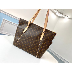 LOUIS VUITTON 루이비통 모노그램 캔버스 토탈리 MM M56689