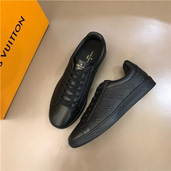 LOUIS VUITTON 루이비통 남성용 스니커즈 L39909-2 2COLOR
