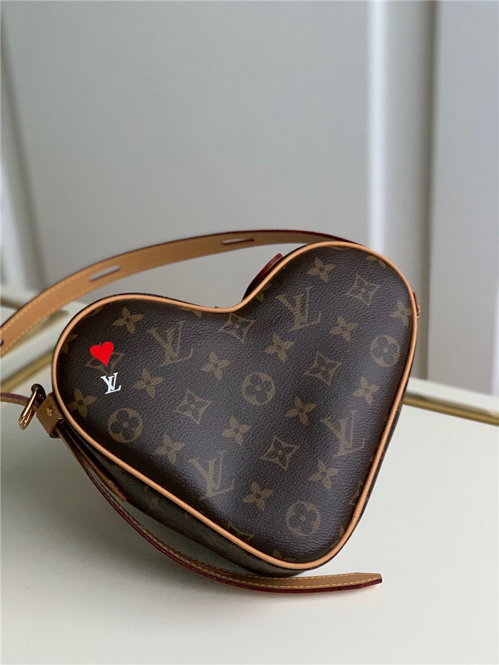 LOUIS VUITTON 루이비통 게임 온 쾨르 M57456 신상