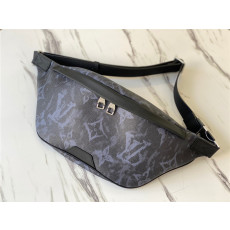 LOUIS VUITTON 루이비통 디스커버리 범백 M57276 신상