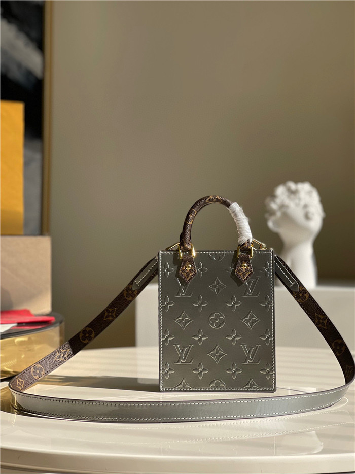 LOUIS VUITTON 루이비통 베르니 쁘띠 삭 플라 M90564 /신상