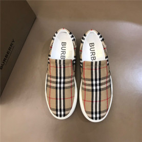 BURBERRY 버버리 남성용 슬립온 B62088 2021/신상