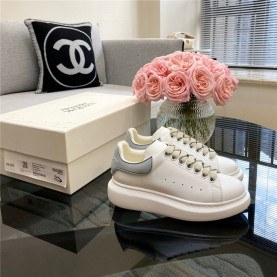 ALEXANDER MCQUEEN 알렉산더맥퀸 남여공용 스니커즈 M62050 2021/신상