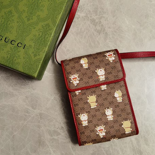 GUCCI 구찌 도라에몽 미니 크로스백 647805 2021/신상