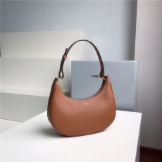 CELINE 셀린느 스무스레더 카프스킨 아바 호보백 C193953