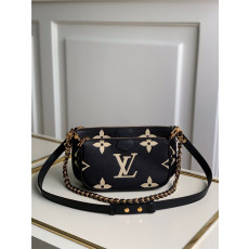 LOUIS VUITTON 루이비통 멀티 포쉐트 숄더백 M57630