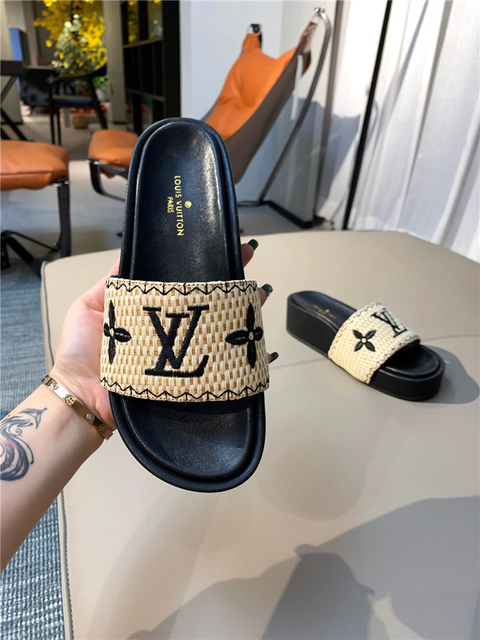  LOUIS VUITTON 루이비통 여성용 슬리퍼 L89844