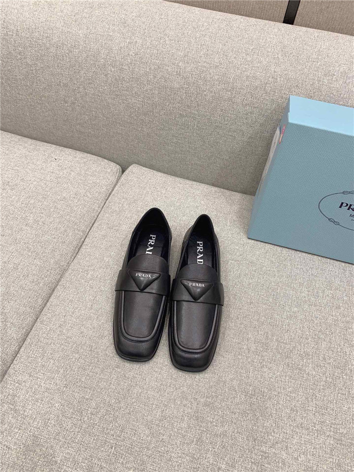 PRADA 프라다 여성용 로퍼 P20550 2COLOR