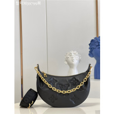 LOUIS VUITTON 루이비통 오버 더문 M59799