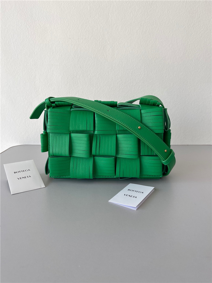 BOTTEGA VENETA 보테가베네타 카세트백 미듐 B80400 2COLOR