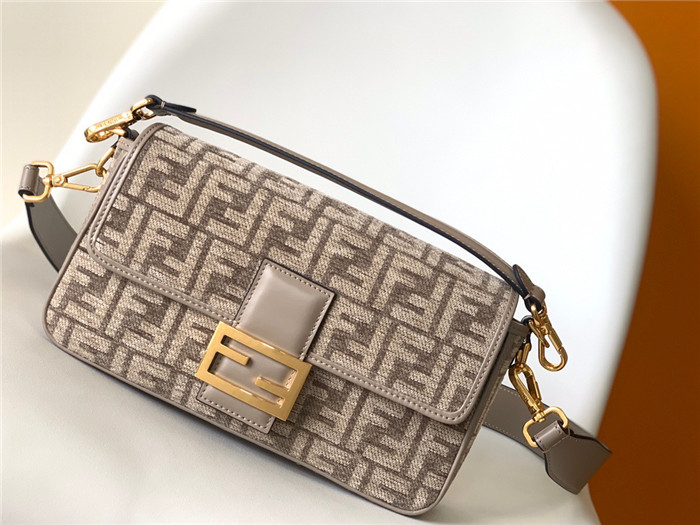 FENDI  펜디 바케트백 F8002