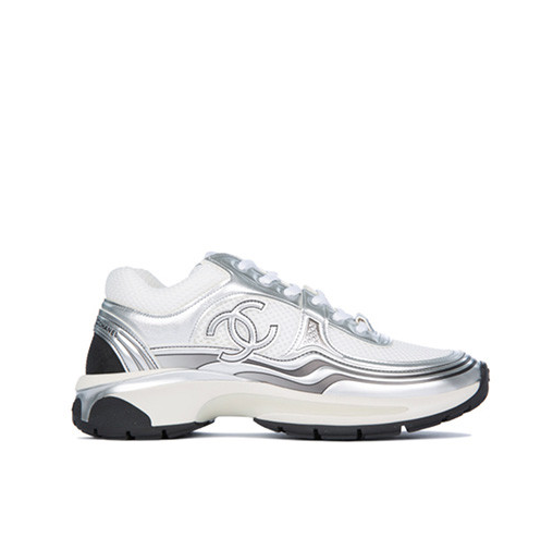 3위 CHANEL 샤넬 패브릭 라미네이티드 스니커즈