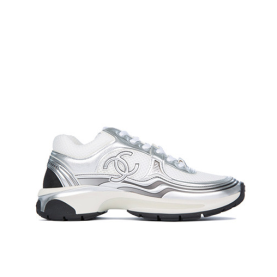 3위 CHANEL 샤넬 패브릭 라미네이티드 스니커즈