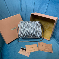 MIUMIU 미우미우 마틀라쎄 세시 숄더백 5BA200 4COLOR