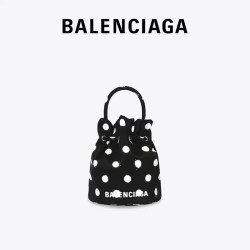 BALENCIAGA 발렌시아가 버킷백  ba97x