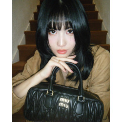 8위 [트와이스 모모] MIUMIU 미우미우 보스턴백 5BB14