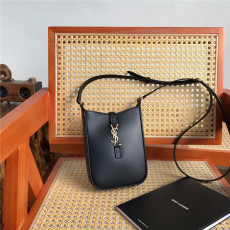 SAINT LAURENT 생로랑 LE5A7 버티컬 크로스백 735214