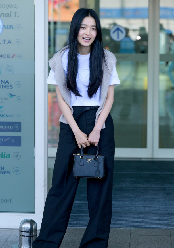 43위 [배우 김태리] PRADA 프라다 갤러리아 사피아노 가죽 미니백