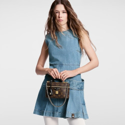 LOUIS VUITTON 루이비통 여성 베니티 체인 파우치