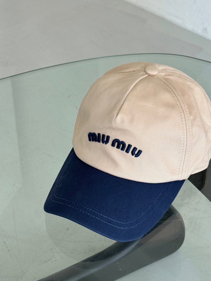 MIUMIU 미우미우 배색 볼캡