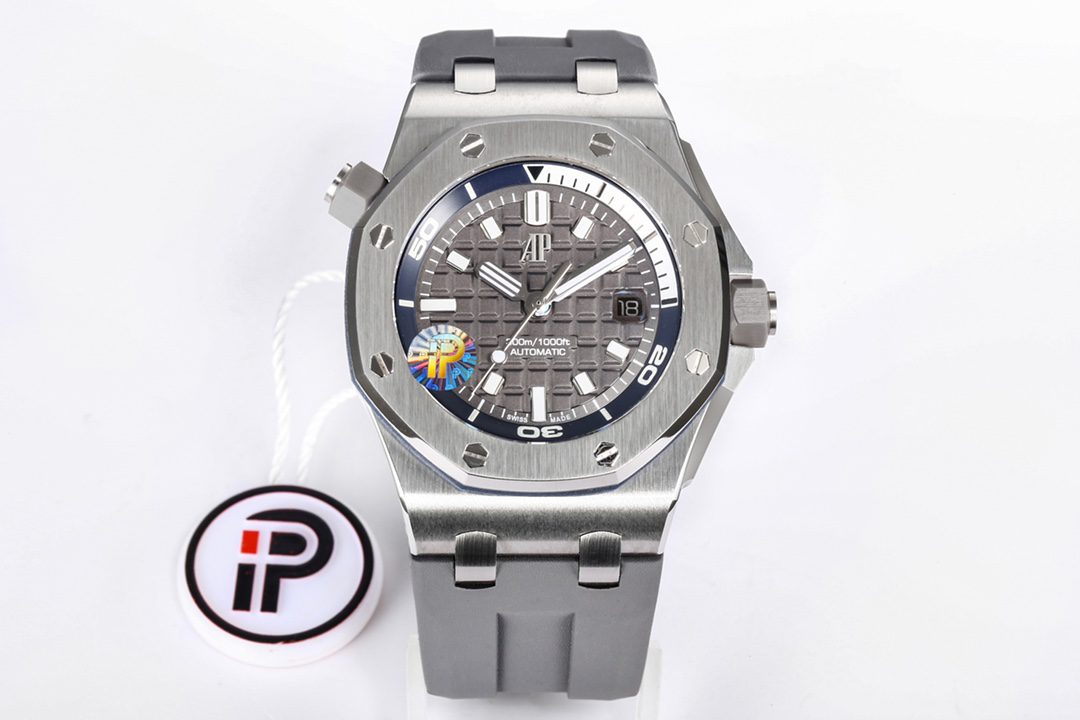 AUDEMARS PIGUET 오데마피게 로얄오크 오프쇼어 그레이 15720ST