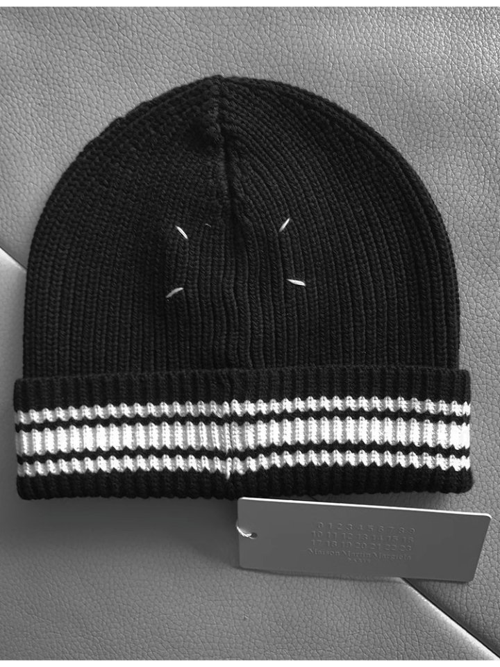 MAISON MARGIELA 메종마르지엘라 스티치 배색 비니