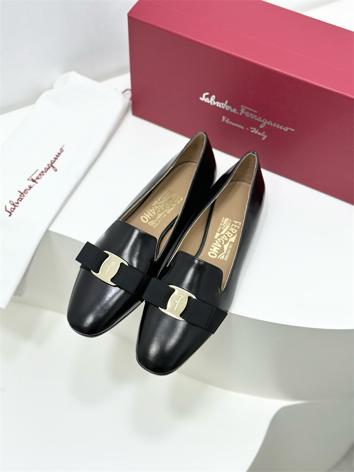 FERRAGAMO 페레가모 여성용 로퍼 F64221-2 2COLOR