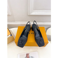 LOUIS VUITTON 루이비통 여성용 샌들 L18433