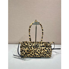 PRADA 프라다 시그니처 미디엄 숄더백 1BA426 