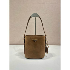 PRADA 프라다 스웨이드 스몰 버킷백 1BE078A 
