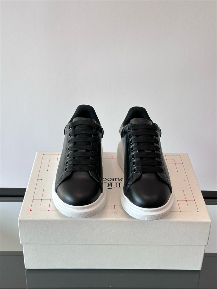 ALEXANDER MCQUEEN 알렉산더맥퀸 남여공용 스니커즈 M17546 2COLOR